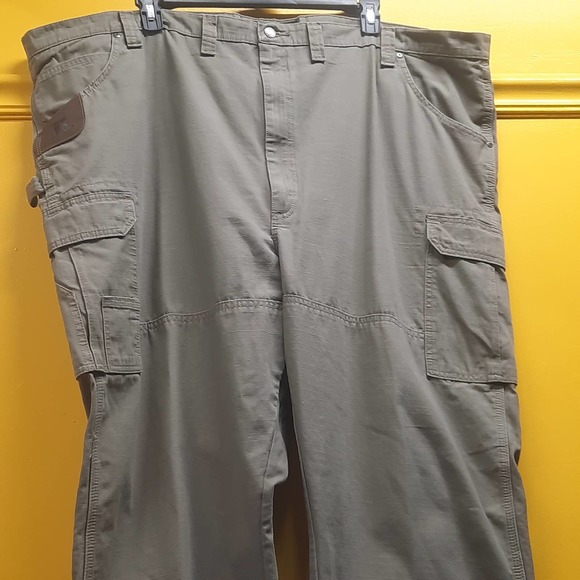 NWOT Wrangler RIGGS Tan Workwear Carpenter Cargo Rip Stop Pants 52 x 32 - Picture 3 of 9